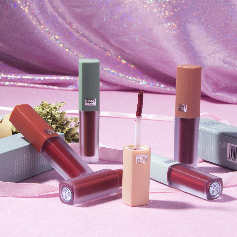 跨境爆款口紅唇釉O(shè)EM貼牌代加工,讓客戶滿意放心